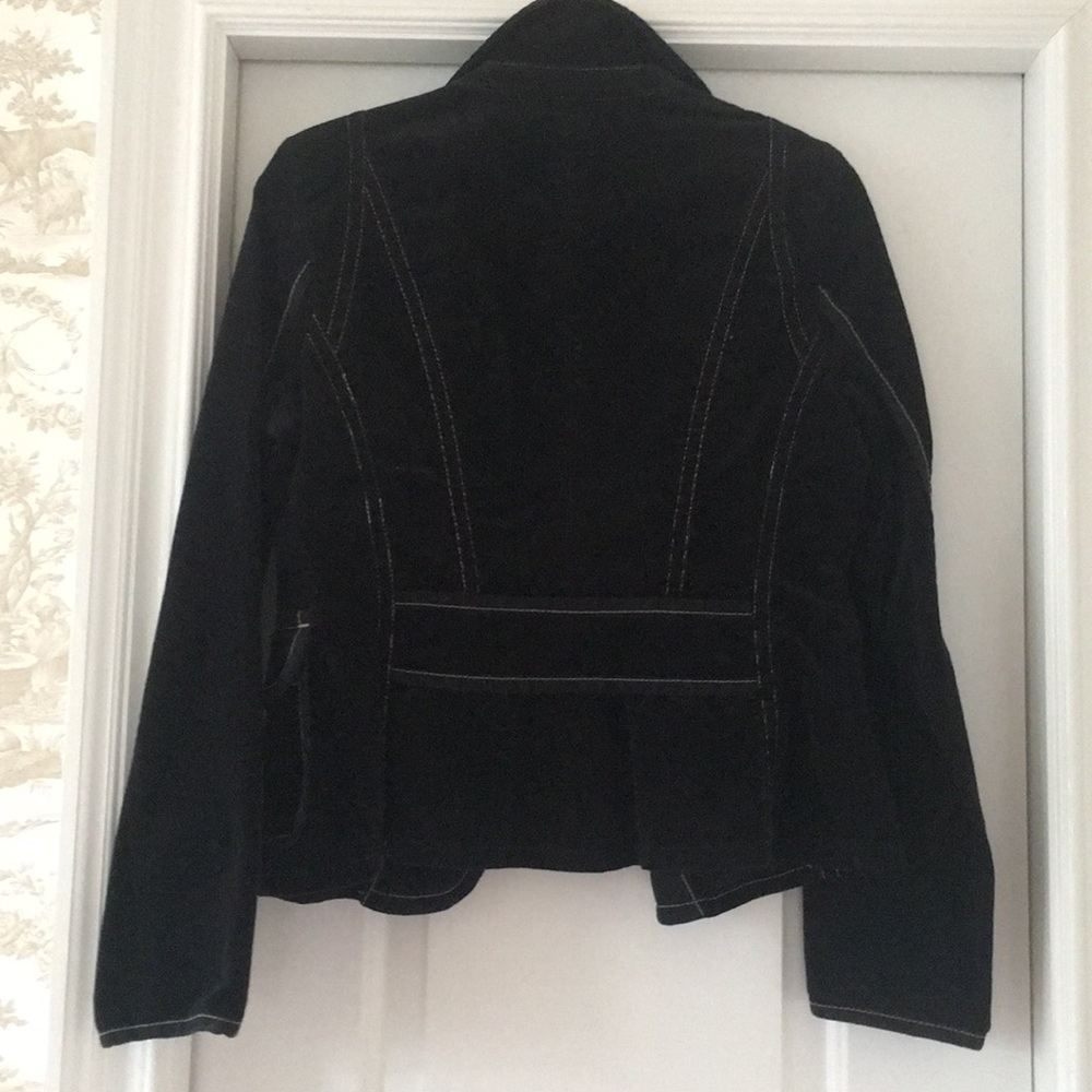 Blazer - Picture 5 of 6